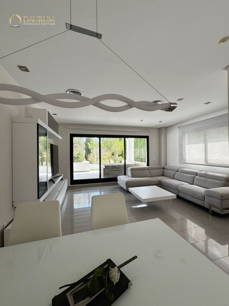 Chalet independiente en venta en Chiva – foto 2