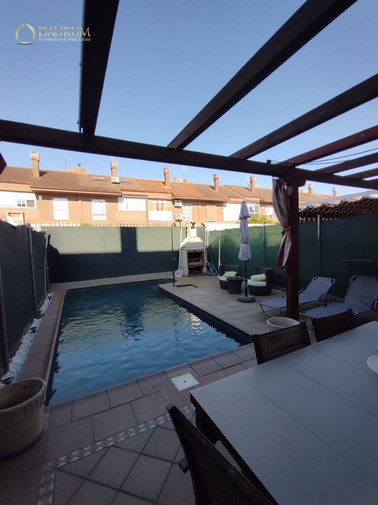 Chalet adosado en venta en San Fernando de Henares – foto 1