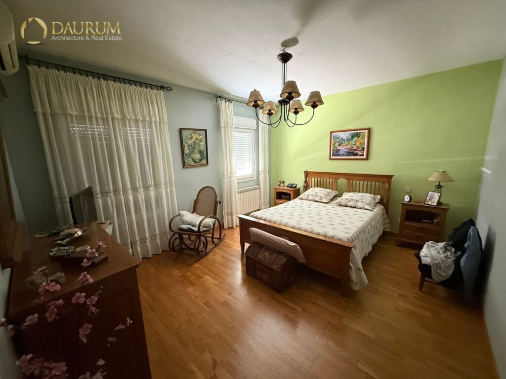 Chalet adosado en venta en San Fernando de Henares – foto 5