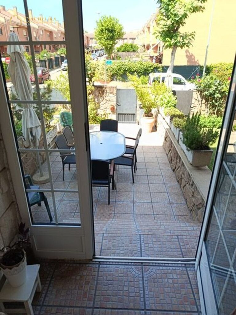 Chalet adosado en venta en San Fernando de Henares – foto 2