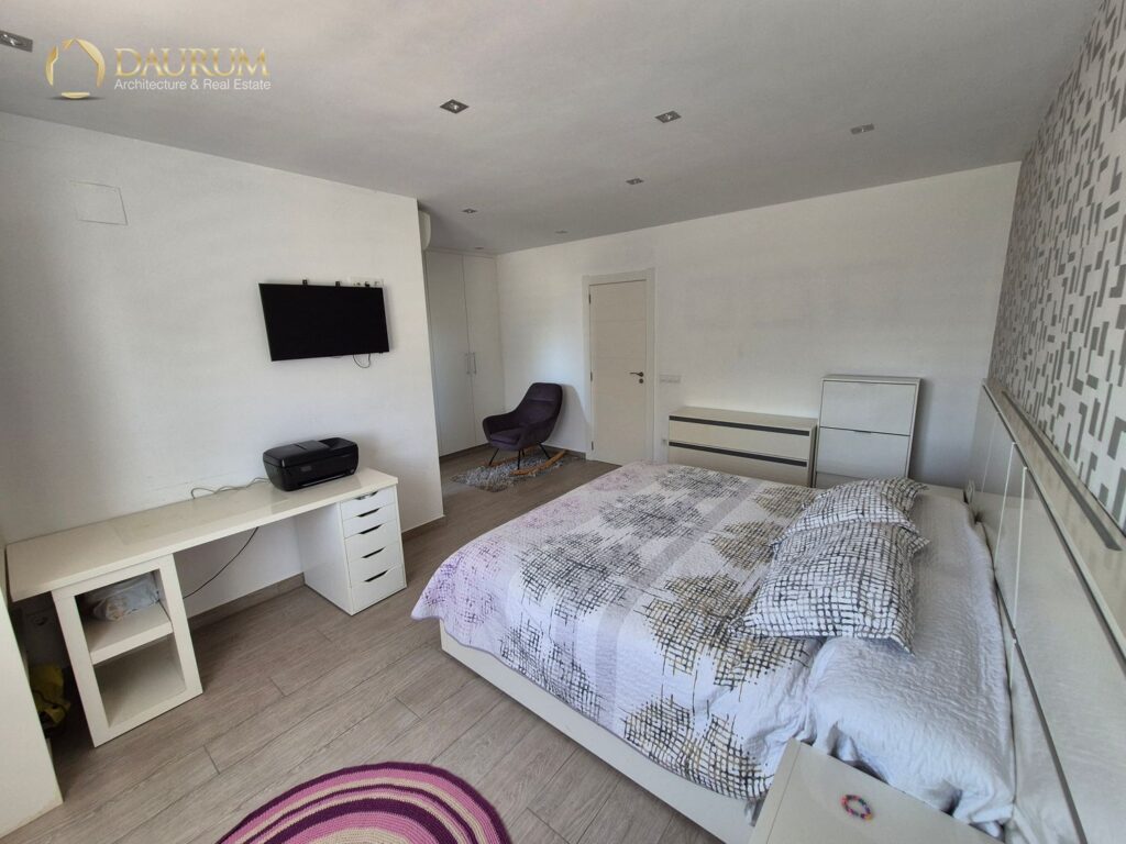 Chalet adosado en venta en Alzira – foto 5