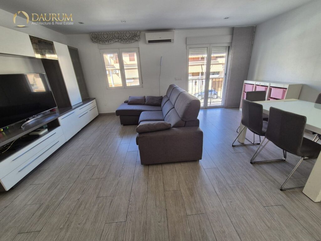 Chalet adosado en venta en Alzira – foto 1