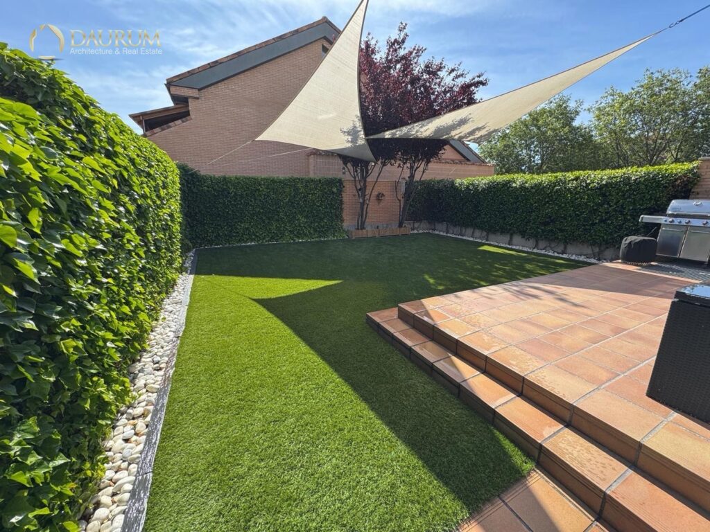Chalet pareado en venta en Villanueva De La Cañada – foto 2