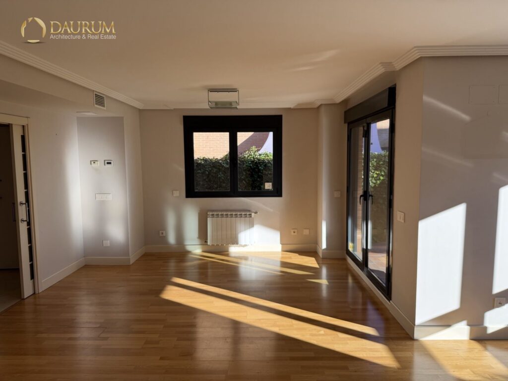 Chalet pareado en venta en Villanueva De La Cañada – foto 4