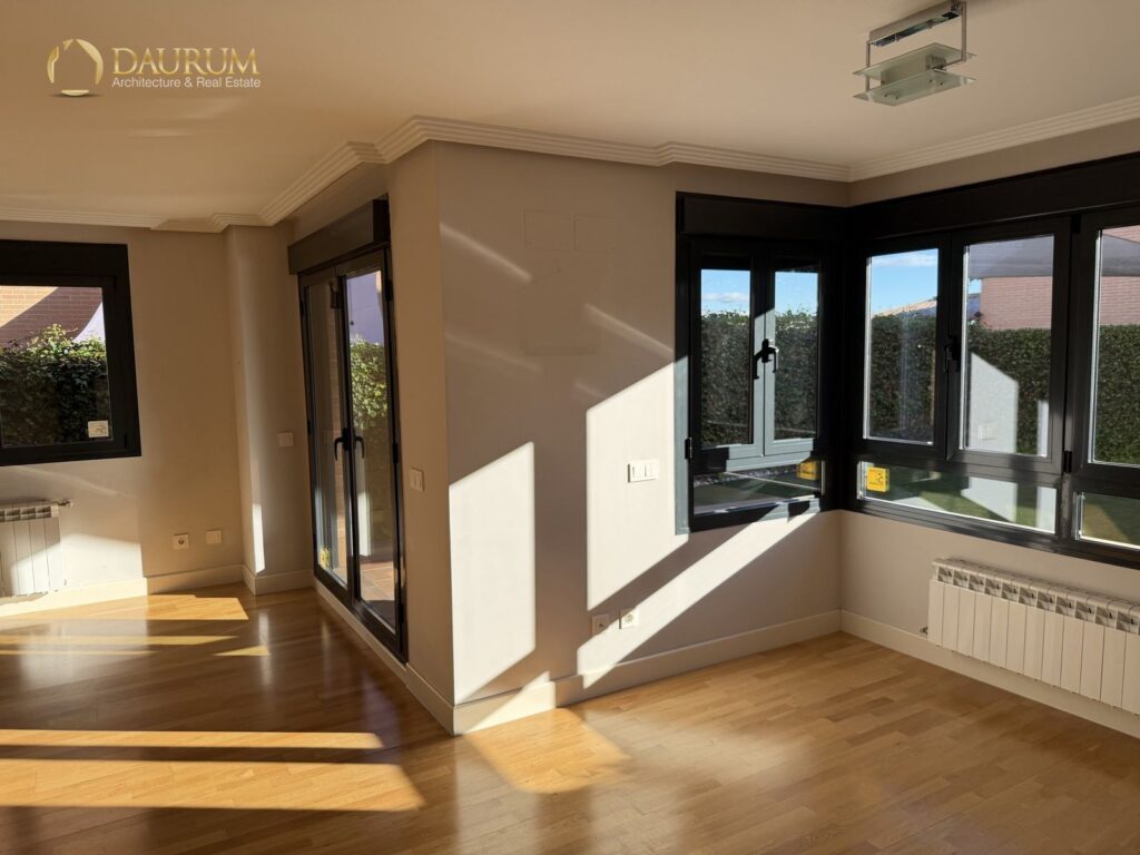 Chalet pareado en venta en Villanueva De La Cañada – foto 5