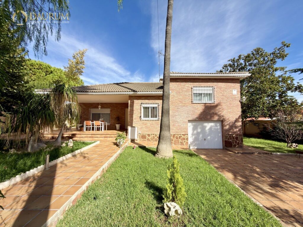 Chalet independiente en venta en Monserrat – foto 2
