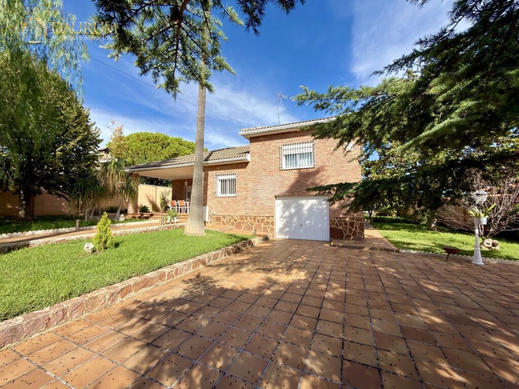 Chalet independiente en venta en Monserrat – foto 4