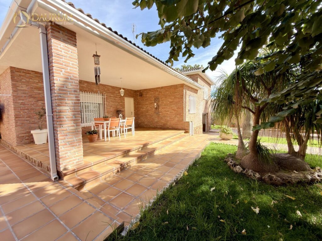 Chalet independiente en venta en Monserrat – foto 5