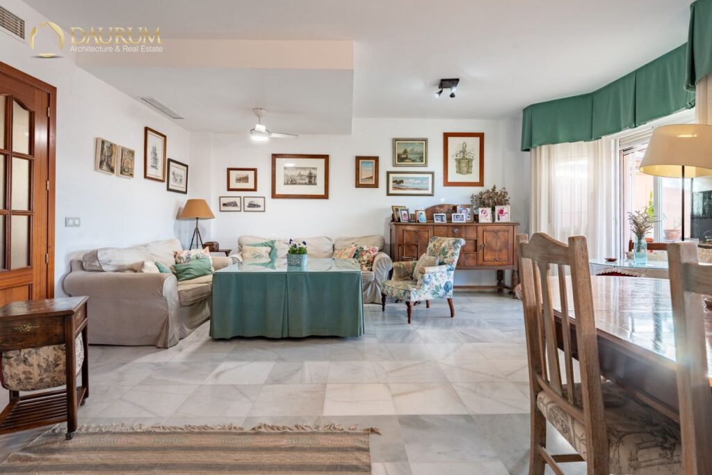 Chalet adosado en venta en El Limonar, Málaga – foto 5