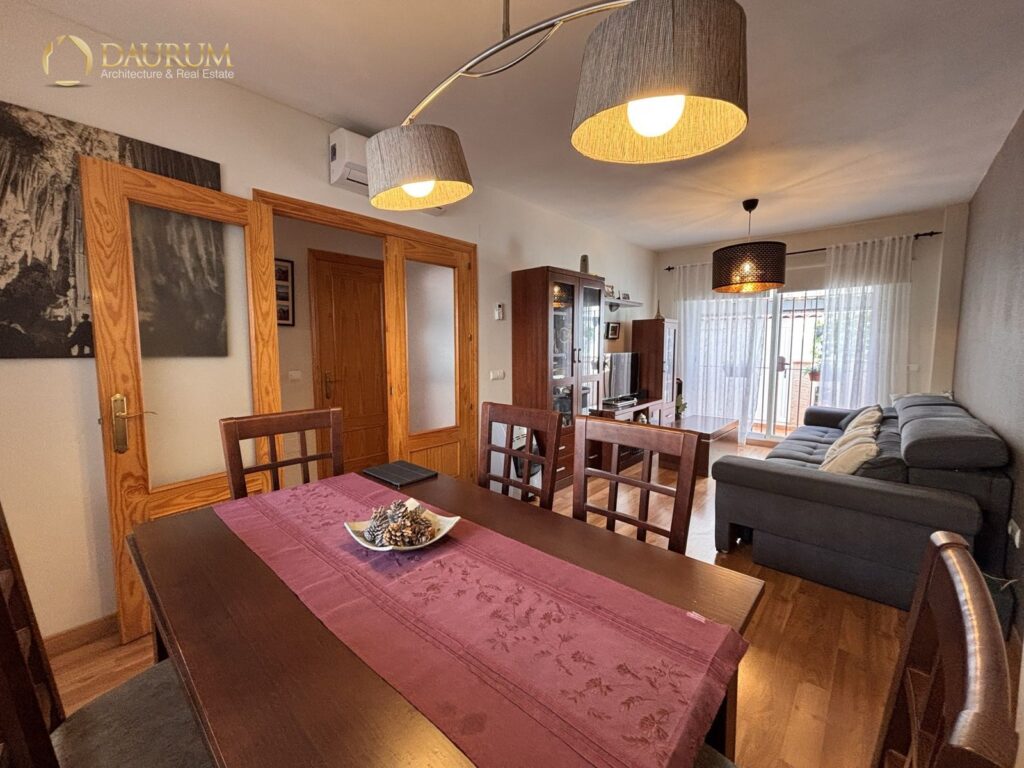 Chalet adosado en venta en Cartama – foto 1
